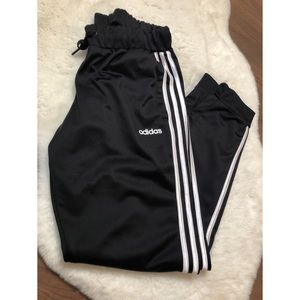 Women’s Adidas track pant